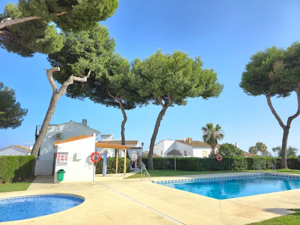 Chalet adosado en Cl Cortijo de la Cruz, 48 - Foto 2
