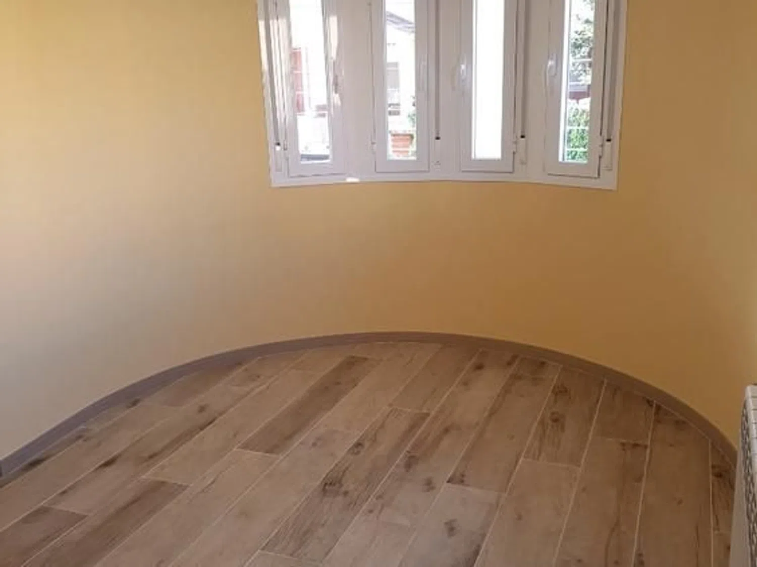 Chalet adosado en Ensanche - Foto 2