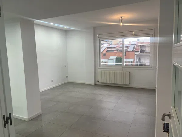 Piso en calle de Girona, 26 - Foto 1