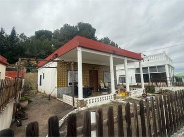 Casa adosada en Godelleta - Foto 1
