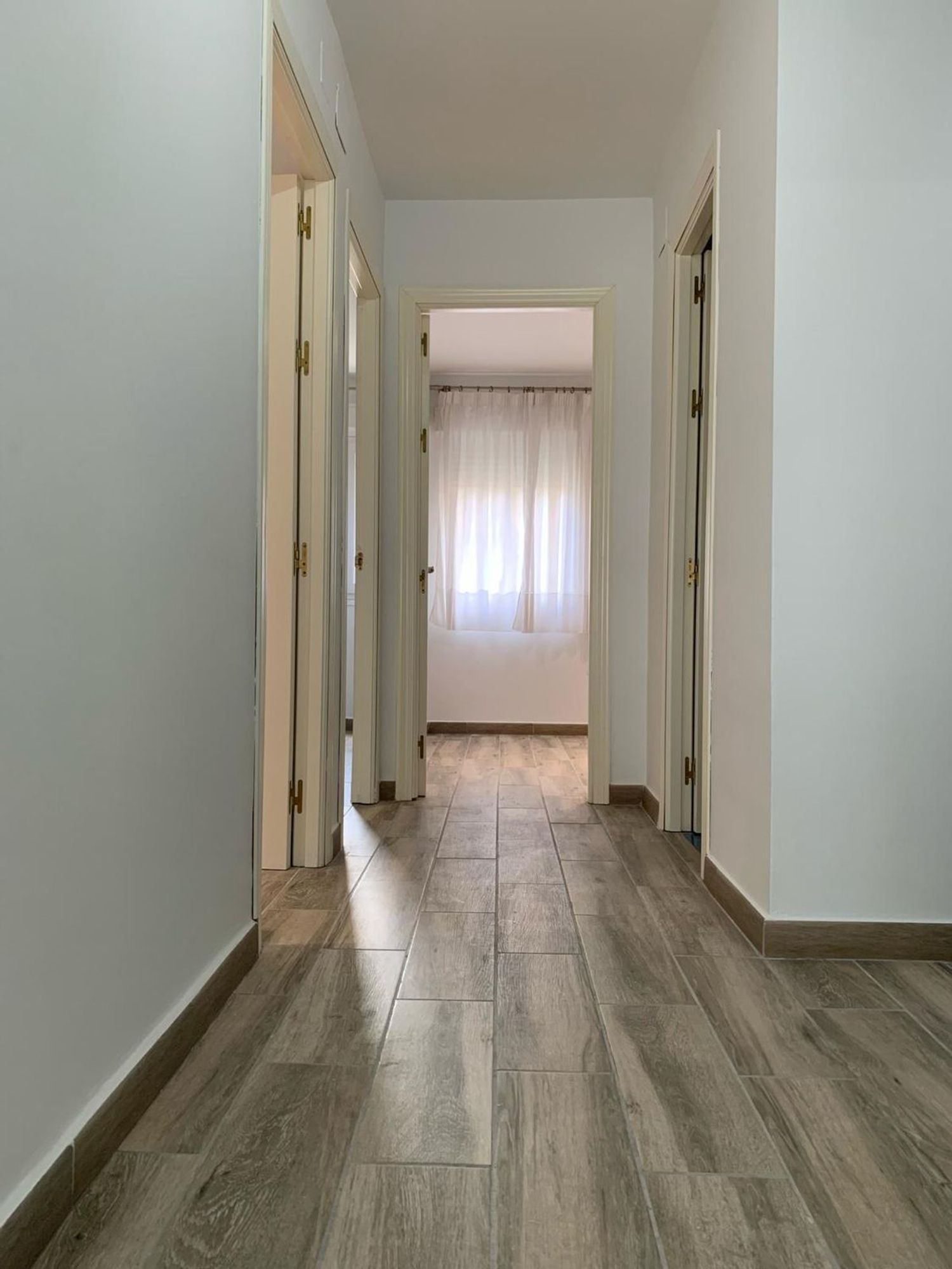 Piso en Barrio Buhaira - Huerta del Rey - Foto 8