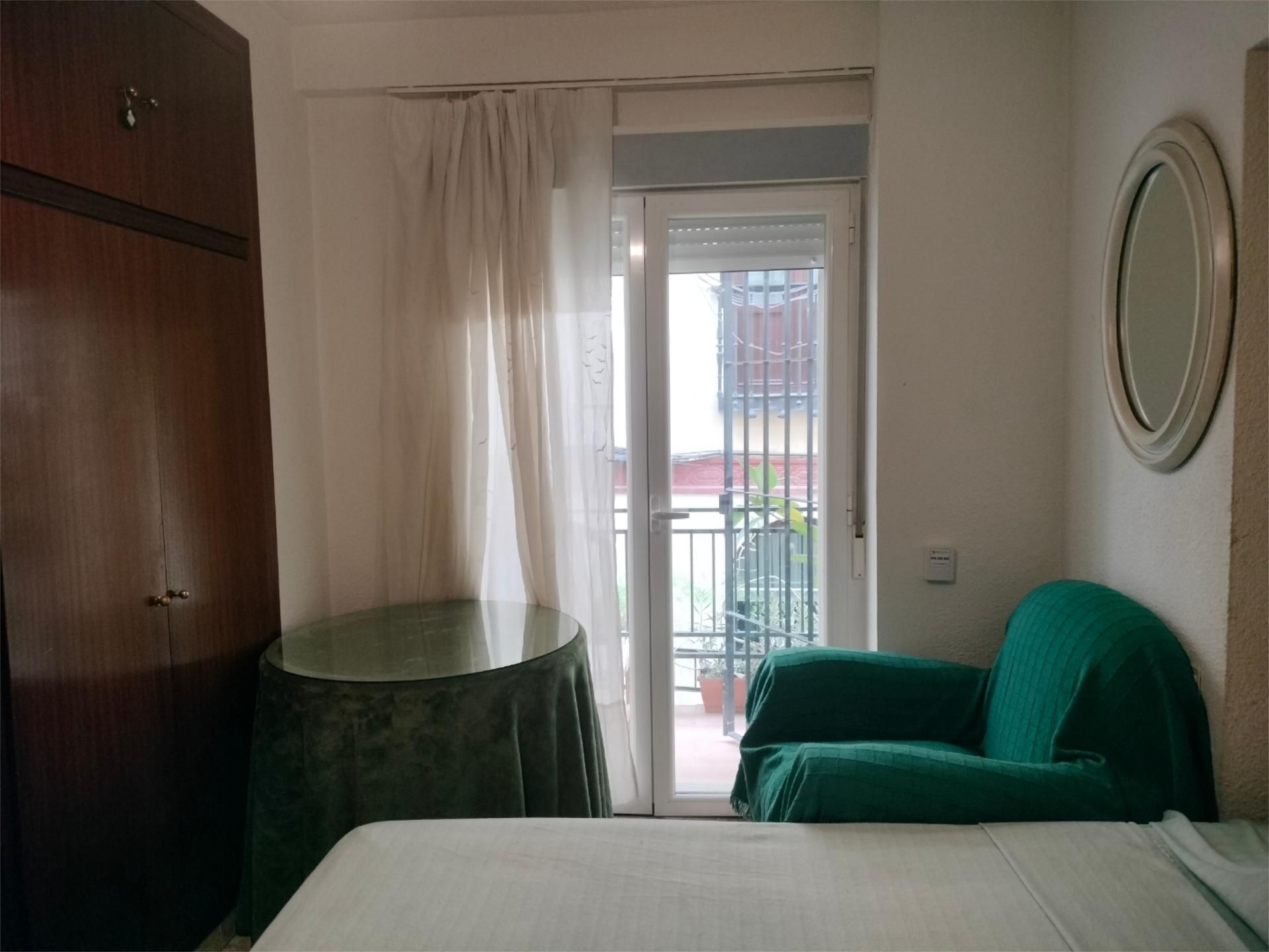 Piso en  Calle Cetti Meriem 7