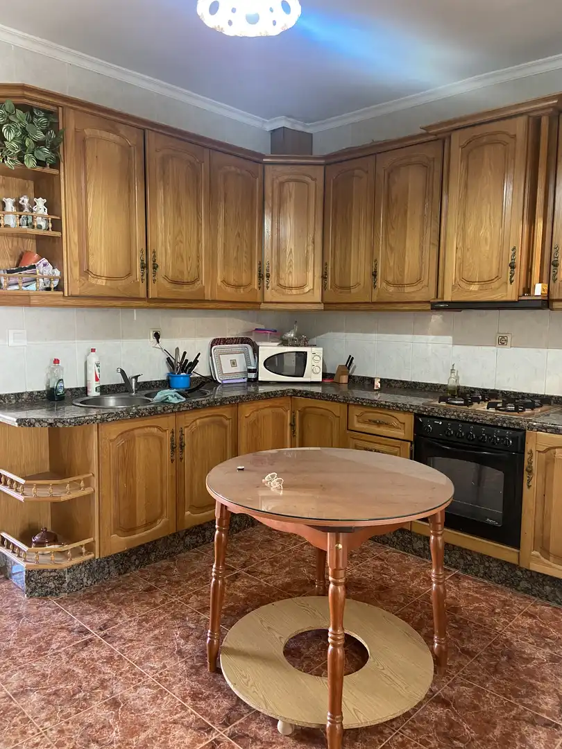 Casa adosada en  Avenida de Noguerones 18 - Foto 4
