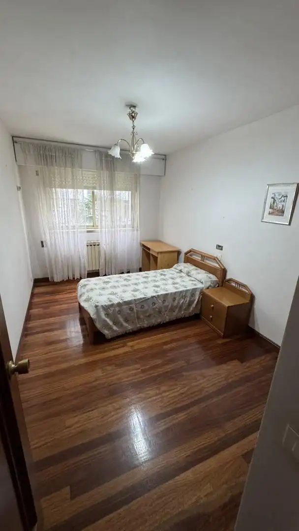 Piso en  Rúa Rosalía de Castro 35 - Foto 4