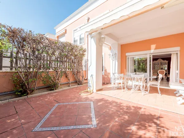 Chalet adosado en Avenida Pintor Pérez Gil, Alicante Golf - Foto 1