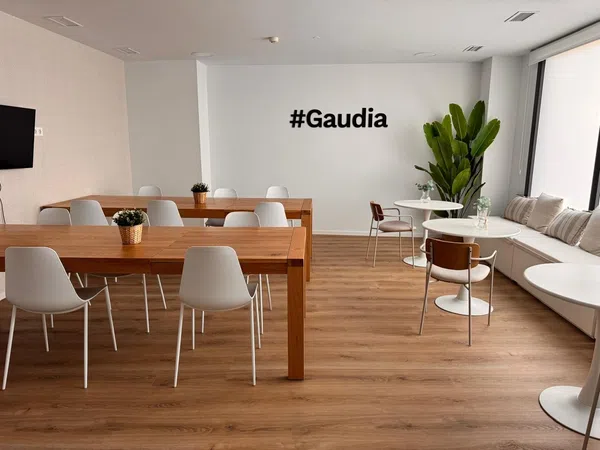 Piso en Avenida Escultor Antonio Campillo, 4, Zona Juan Carlos I - Avenida de Europa - Foto 1