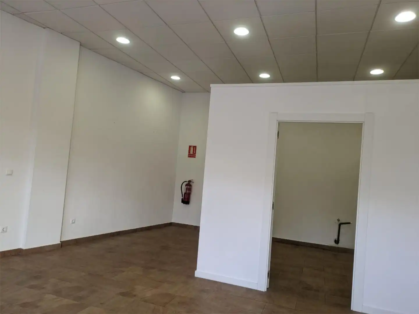 Local comercial en  Avenida Ciudad de Matanzas 6 - Foto 4
