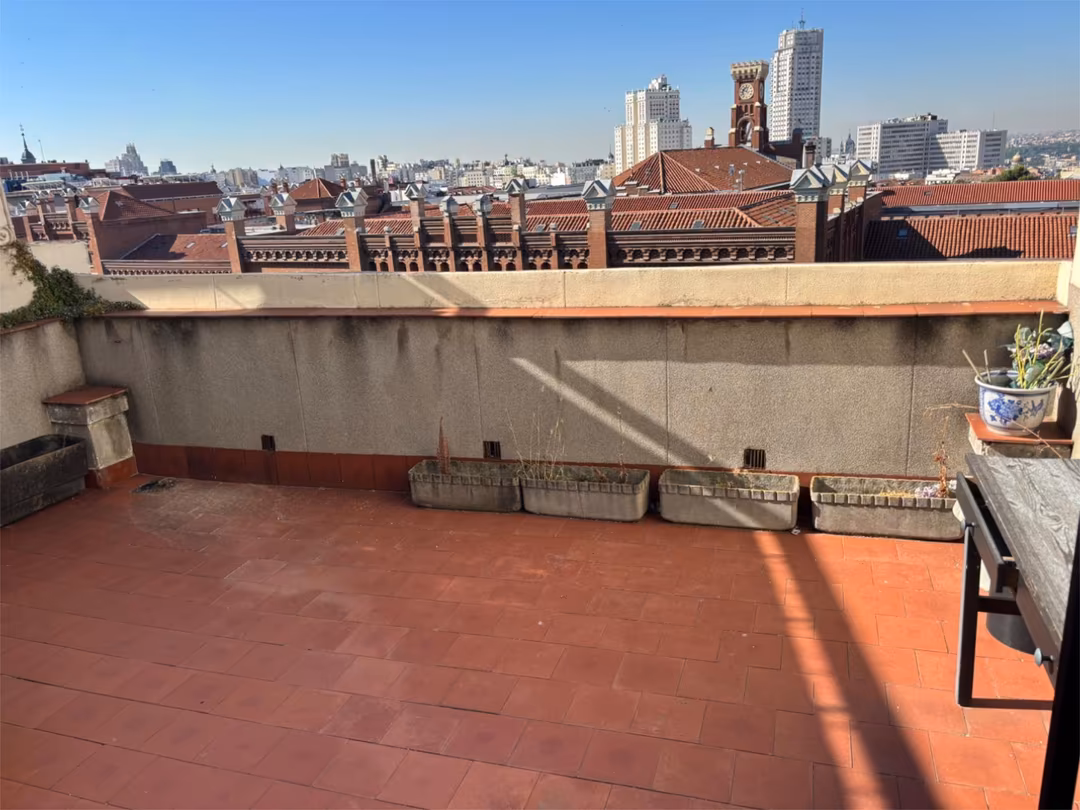 Piso en  Calle de Alberto Aguilera 36