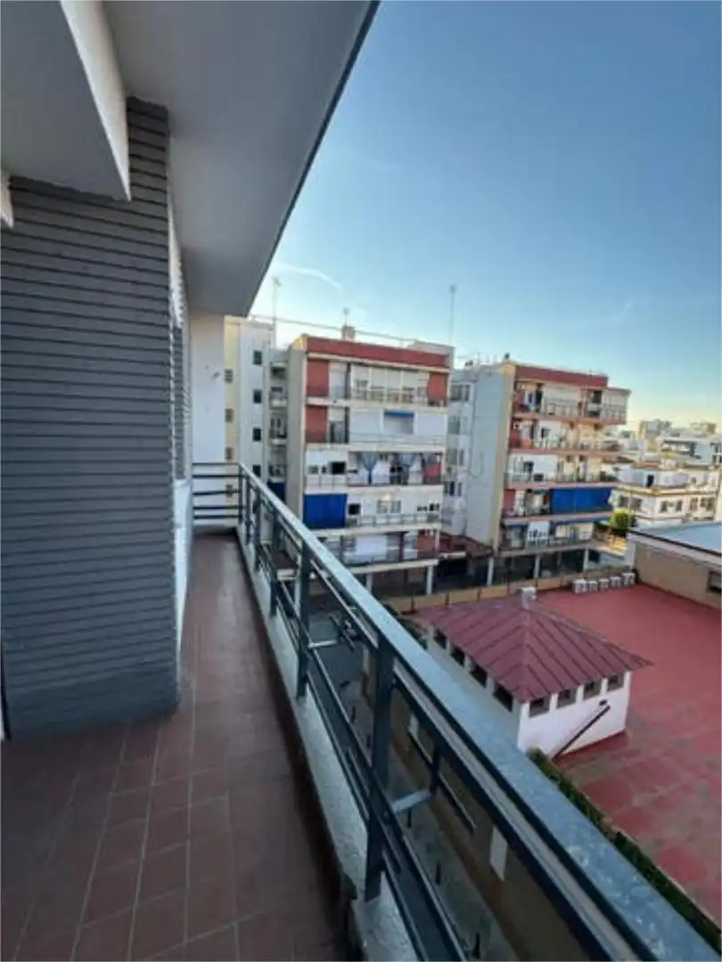 Piso en Nervión - Foto 4