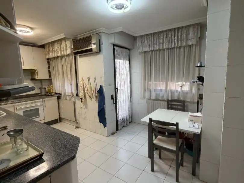 Piso en  Avenida Coronel Baeza 15 - Foto 2