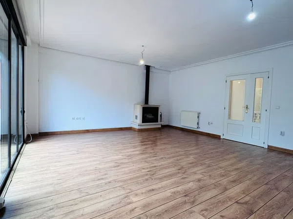 Chalet adosado en Llanera - Foto 4