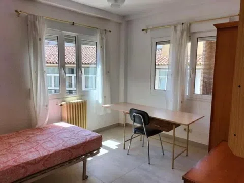 Piso en calle Martínez de la Rosa, 28