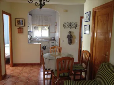 Piso en Reina Mercedes - Foto 1