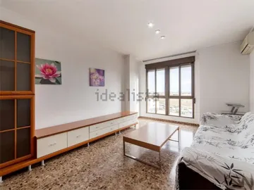 Piso en  Carrer de Carmen Estellés 10 - Foto 2