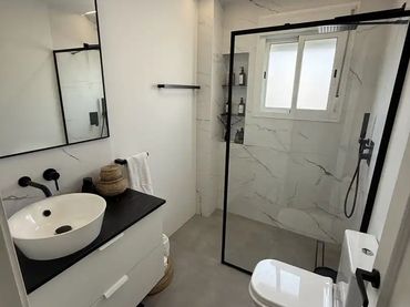 Casa adosada en  Avenida María Auxiliadora 36 - Foto 2