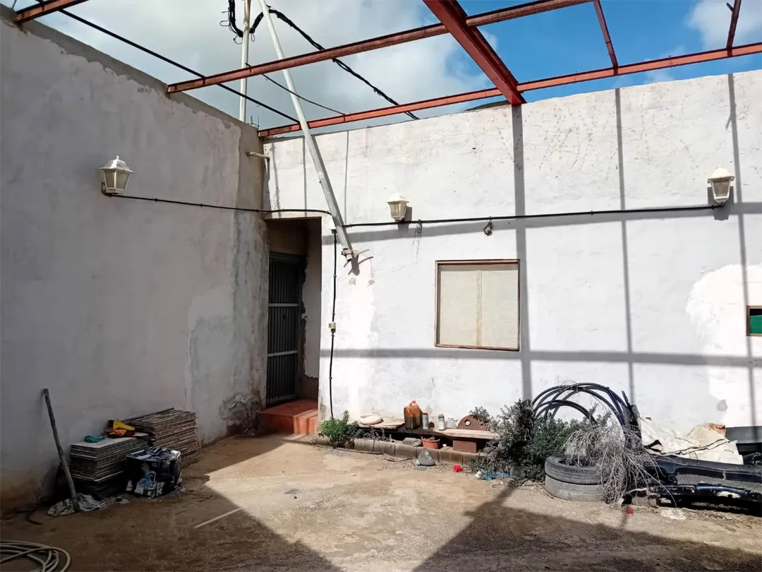 Casa adosada en  Calle Fernando Rodríguez 19 - Foto 2