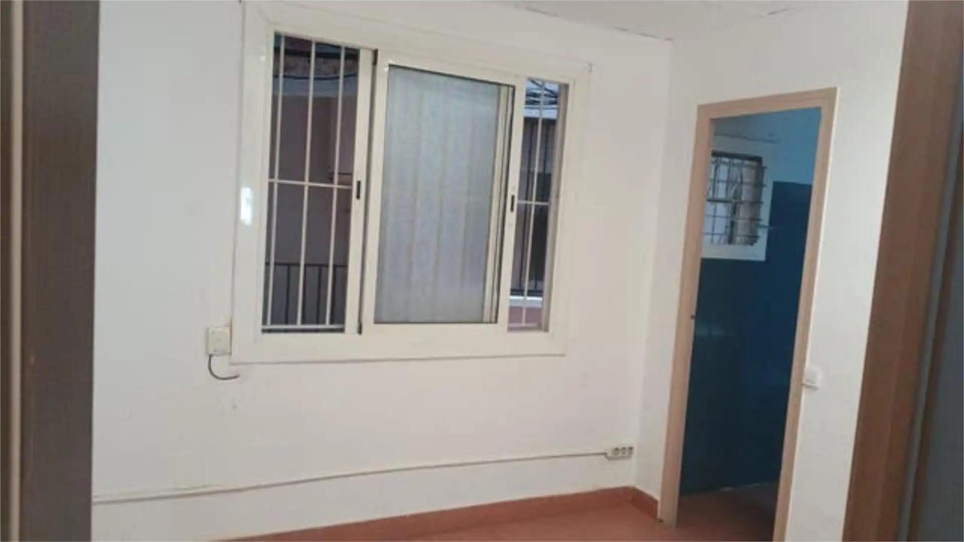 Local comercial en Hospitalet - Foto 5