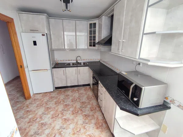 Piso en Calle Granada, 204, Altamira - Oliveros - Barrio Alto, Altamira - Oliveros - Barrio Alto - Foto 5