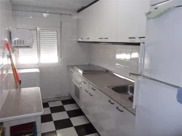 Piso en Reina Mercedes - Foto 1