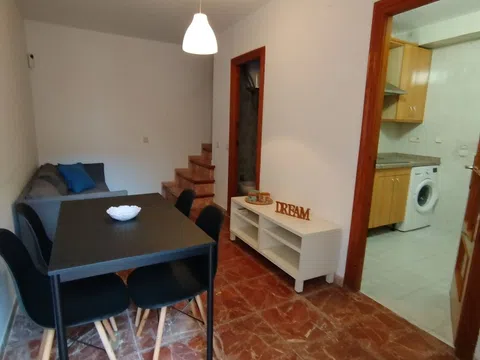 Chalet pareado en calle Pepote, 65