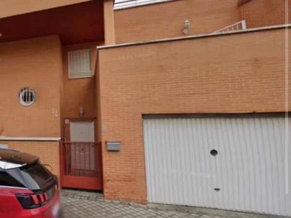 Chalet pareado en Calle Valdezarza, 30 - Foto 1