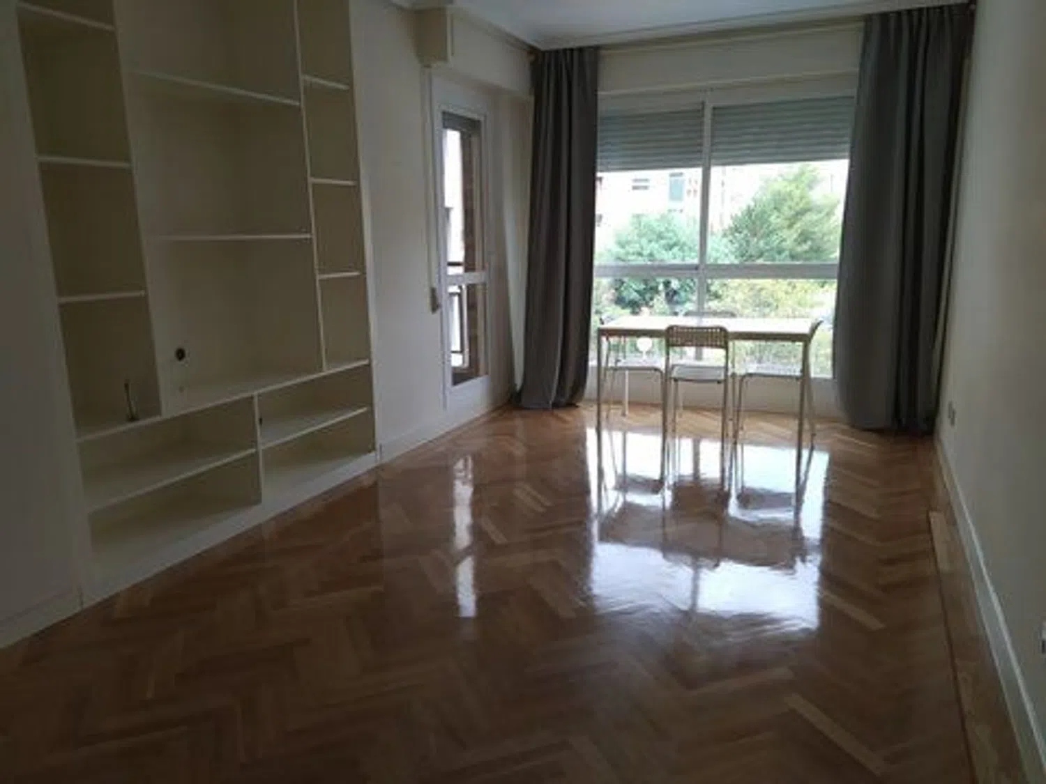 Piso en avenida del Talgo, 222 - Foto 1