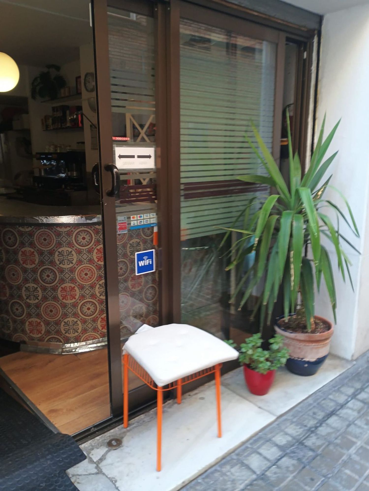 Local en Bar, cafetería en Calle del Berlinès, Sant Gervasi - La Bonanova - Foto 2