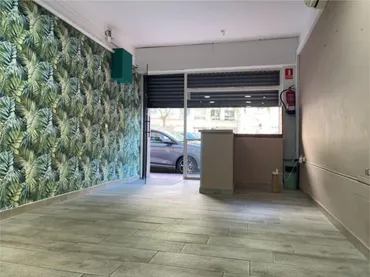 Local comercial en Hospitalet - Foto 4
