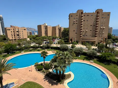 Piso en avenida Marina Alta, 2