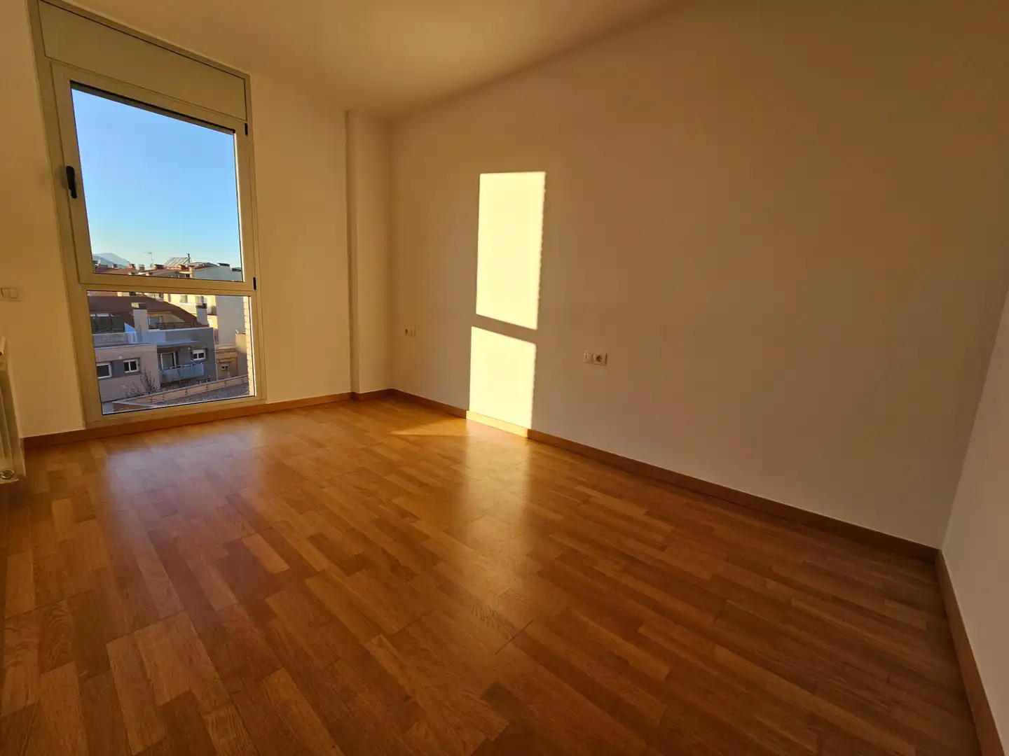Piso en  Passeig del Vint-i-dos de Juliol - Foto 8