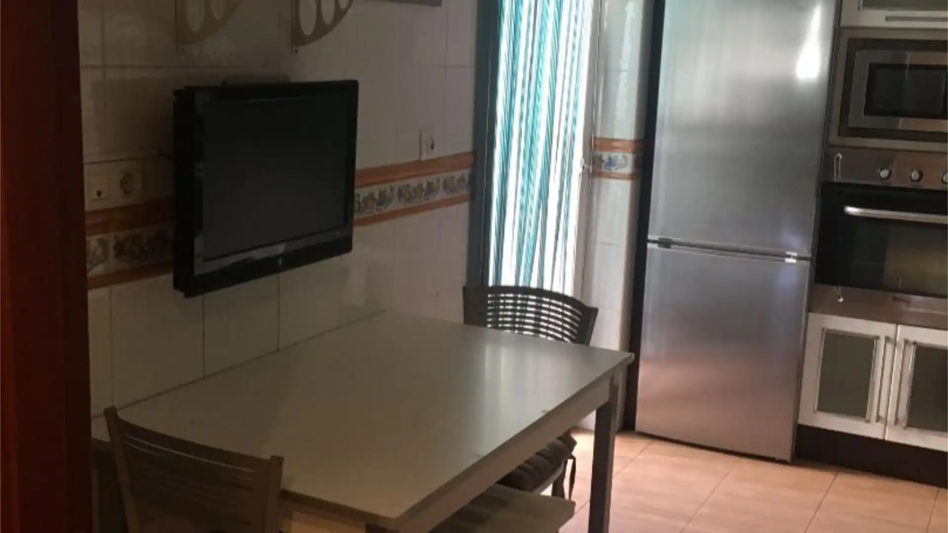 Piso en  Avenida del Editor Ángel Caffarena 21 - Foto 2