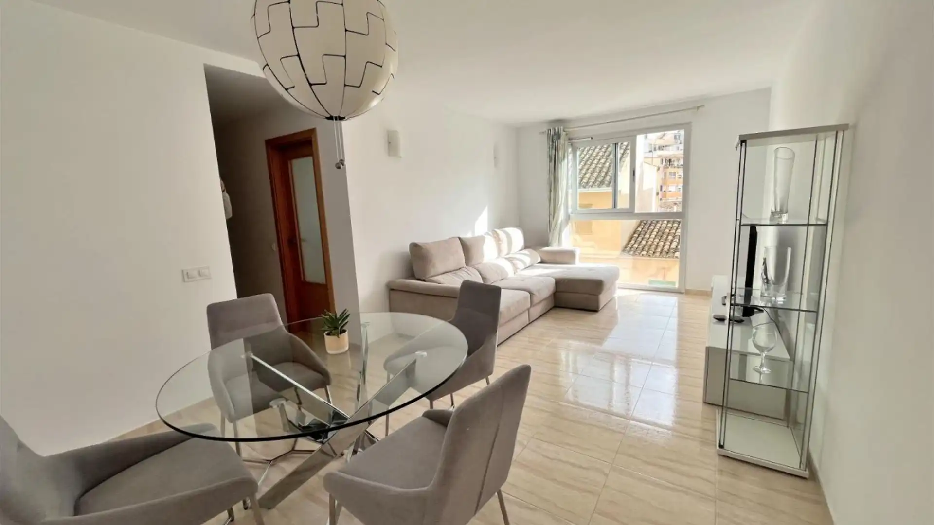 Piso en  Carrer del Pare Guillem Vives 4 - Foto 3