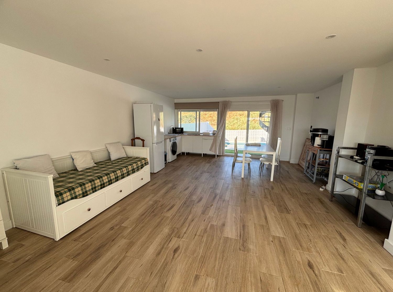 Estudio en calle Tiépolo, 41 - Foto 2