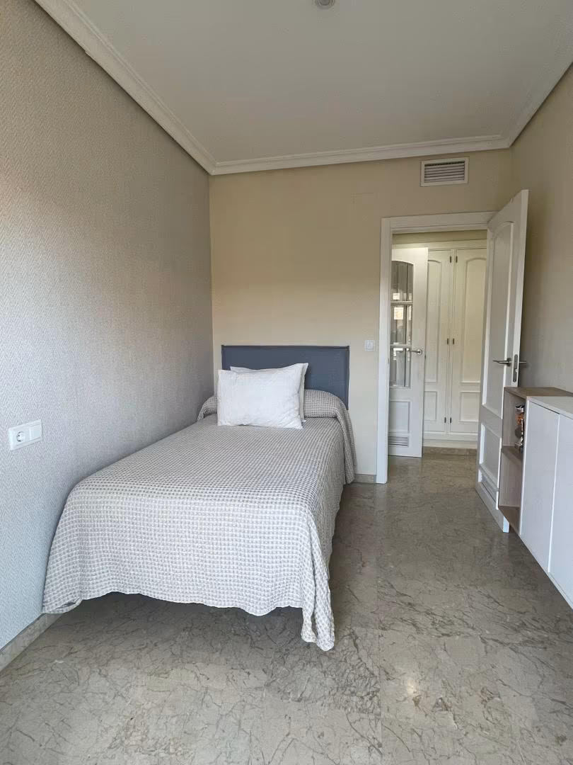 Piso en  Avenida Cañito Bazán Local - Foto 10