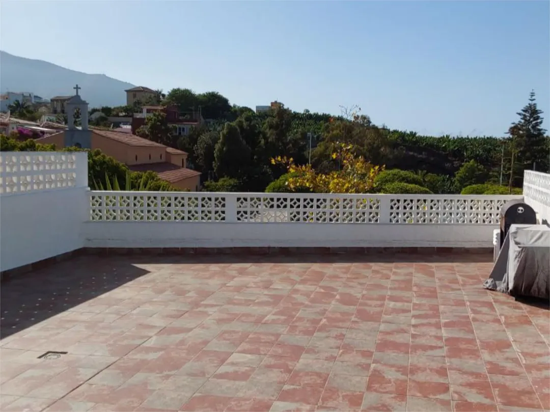 Casa adosada en avenida Avenida 8 Marzo 43 - Foto 5