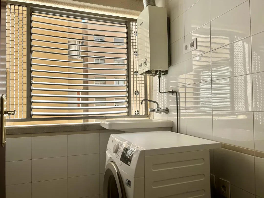 Piso en  Avenida Reyes Católicos Núm. - Foto 23