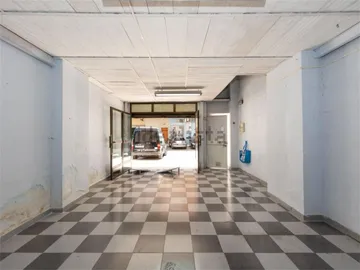Local comercial en  Calle Tirso de Molina 132 - Foto 1