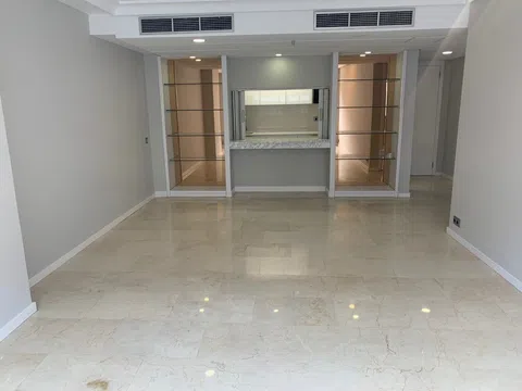 Piso en calle de Castelló, 115