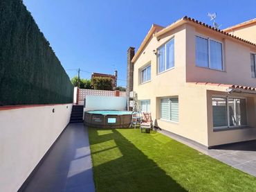 Chalet en  Carrer de Mossèn Jacint Verdaguer 128 - Foto 1