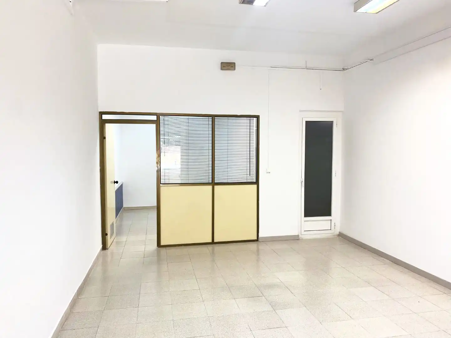 Local comercial en  Carrer de Mossèn Jacint Verdaguer 14 - Foto 3