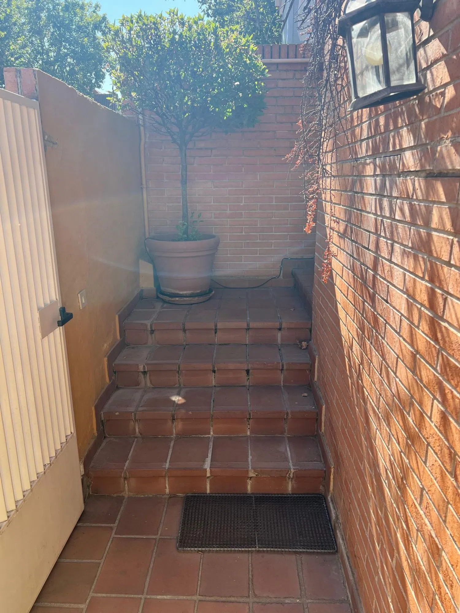 Chalet adosado en calle de Arévalo Lara, 41 - Foto 2