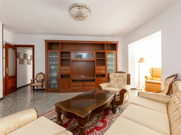 Piso en calle Pintor Gisbert, 5