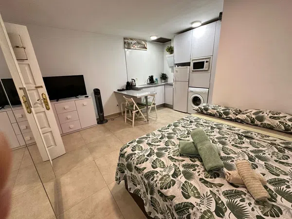 Estudio en av.de suecia, 16 - Foto 1