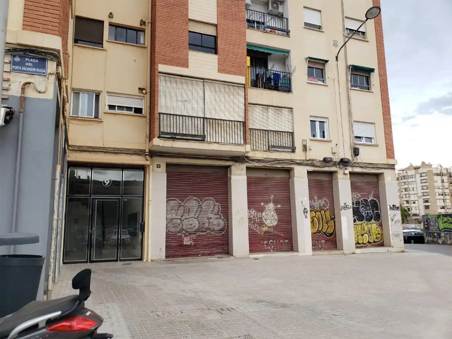 Local comercial en  Plaça del Poeta Salvador Rueda 9 - Foto 3