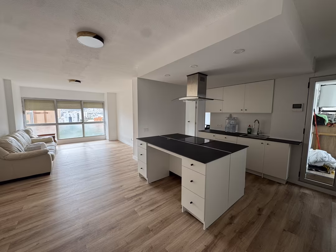 Piso en  Avenida Eufemiano Jurado 1