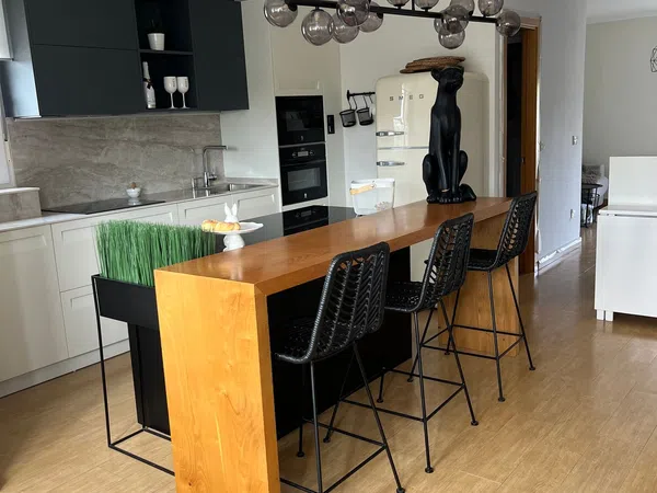 Chalet adosado en Barrio San Pedro, 24 V - Foto 1