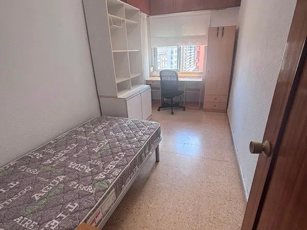 Piso en Plaza d'Hondures, Ciutat Jardí - Foto 10
