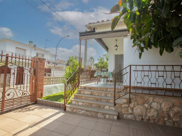 Chalet pareado en Calle urgell, 5, Sant Jordi-Babilonia, Sant Jordi-Babilonia - Foto 3