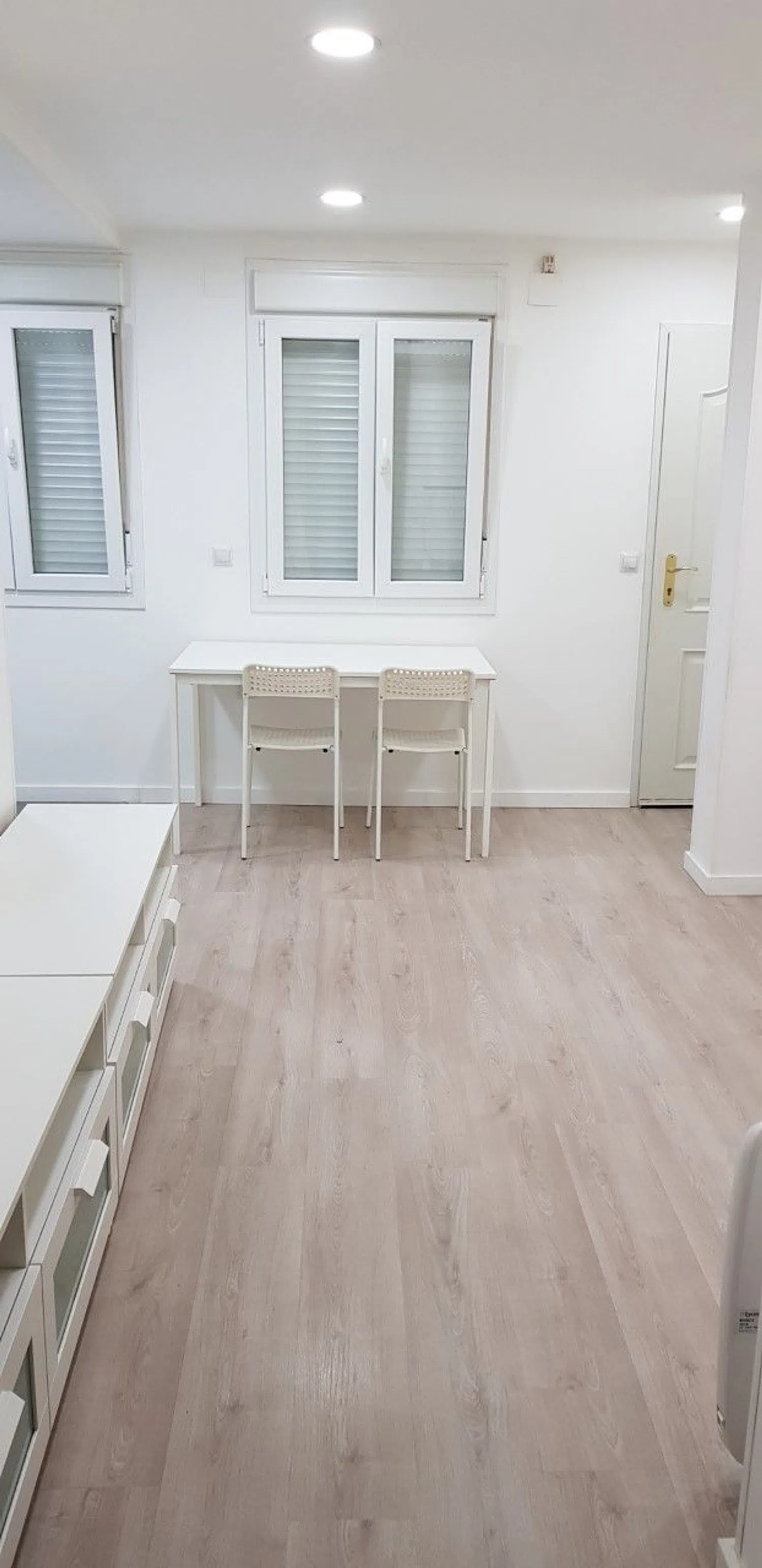 Piso en calle Illescas, 75  bajo a - Foto 1