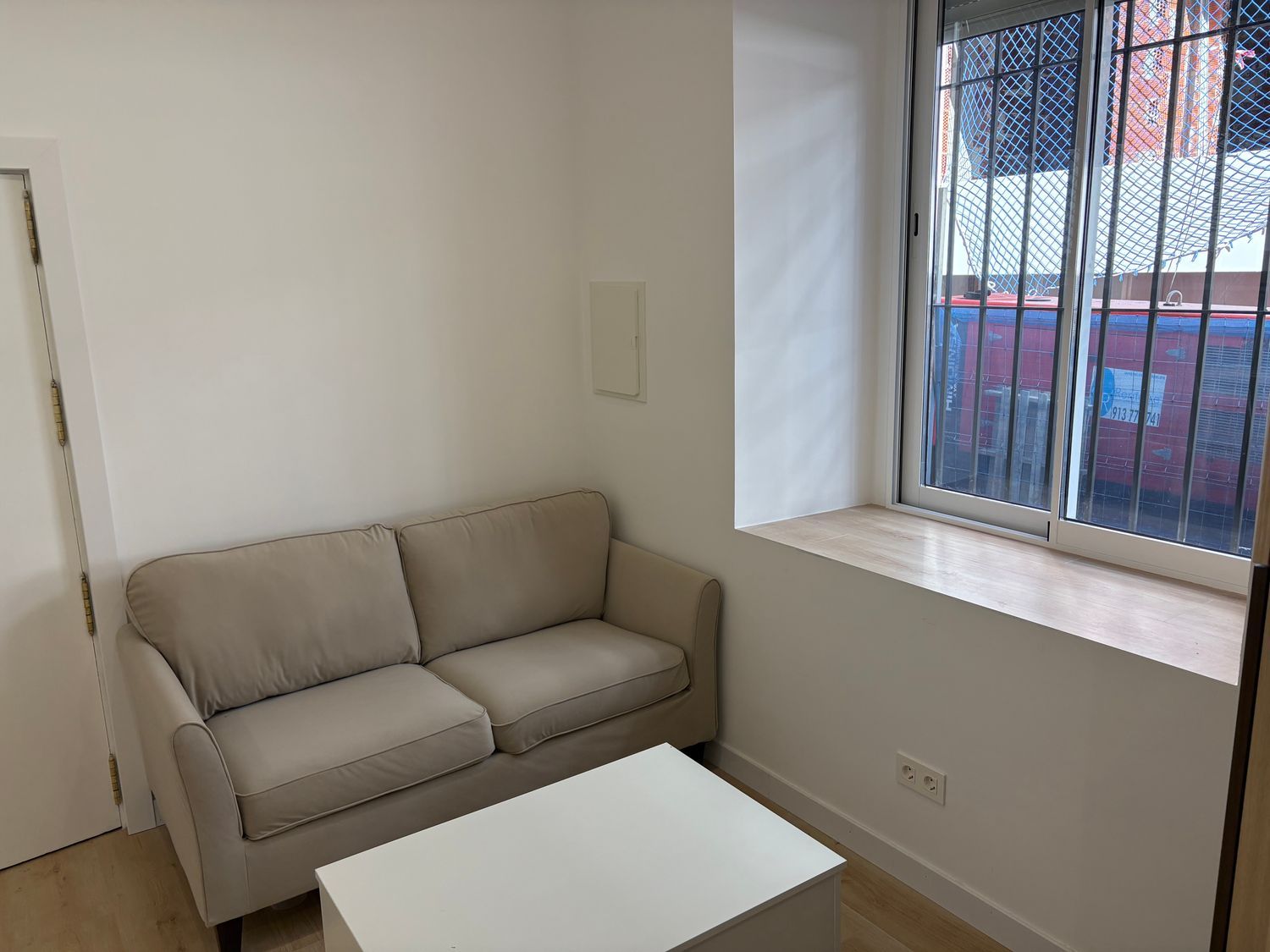 Estudio en calle de Antonio Pérez, 17